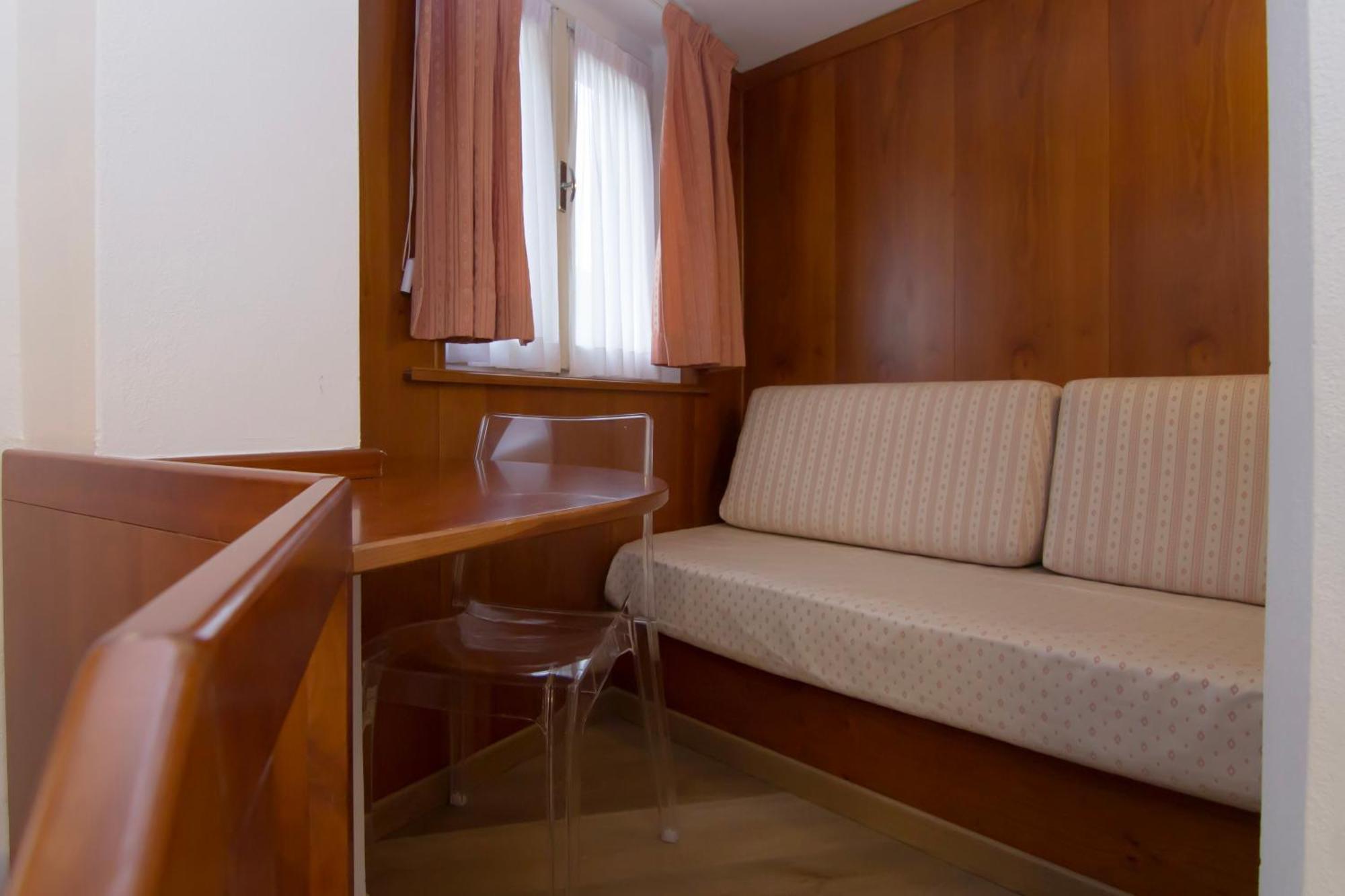 Hotel Miralago Bossico Quarto foto