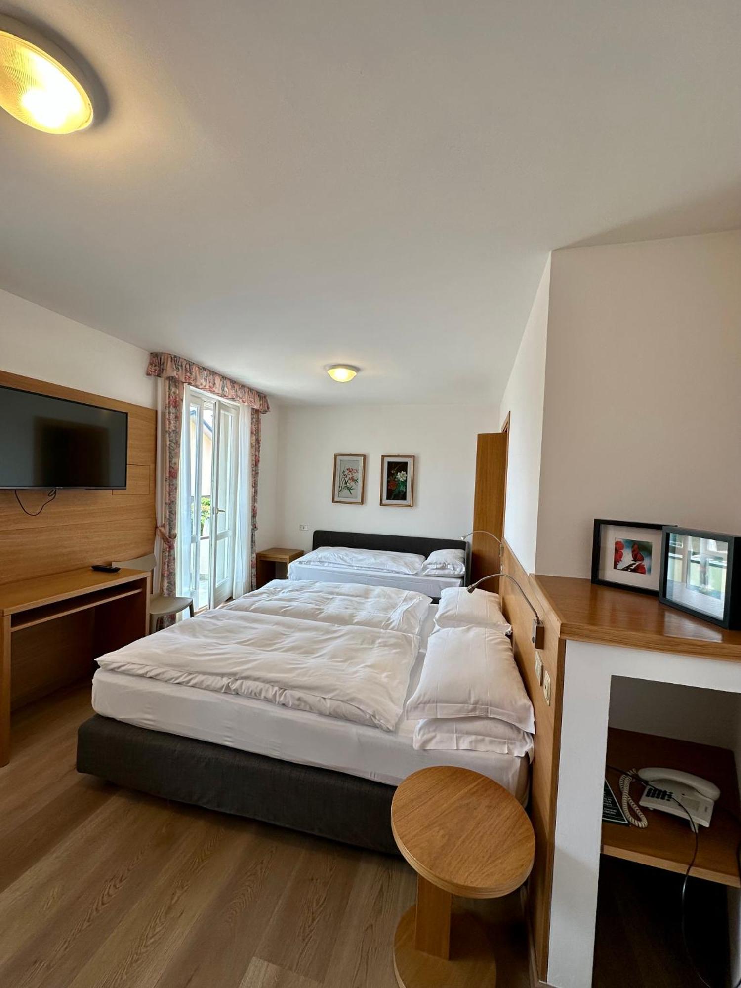 Hotel Miralago Bossico Quarto foto